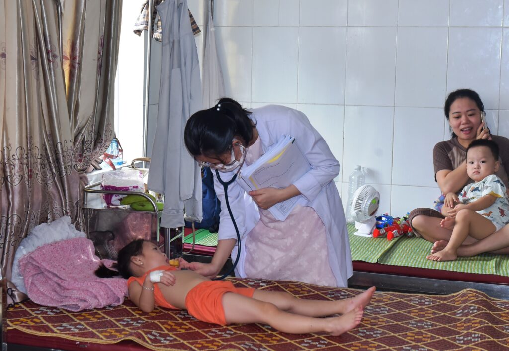 16 Trẻ Em Nhập Viện Sau Bữa Trưa Tại Trường Mầm Non Sông Hiến